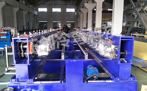 聚氨酯PU彩鋼瓦連續發泡成型機